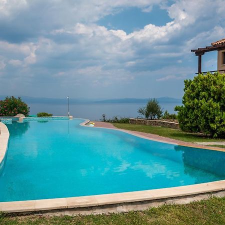 Blue Thea Luxury Villa In Afitos Bagian luar foto