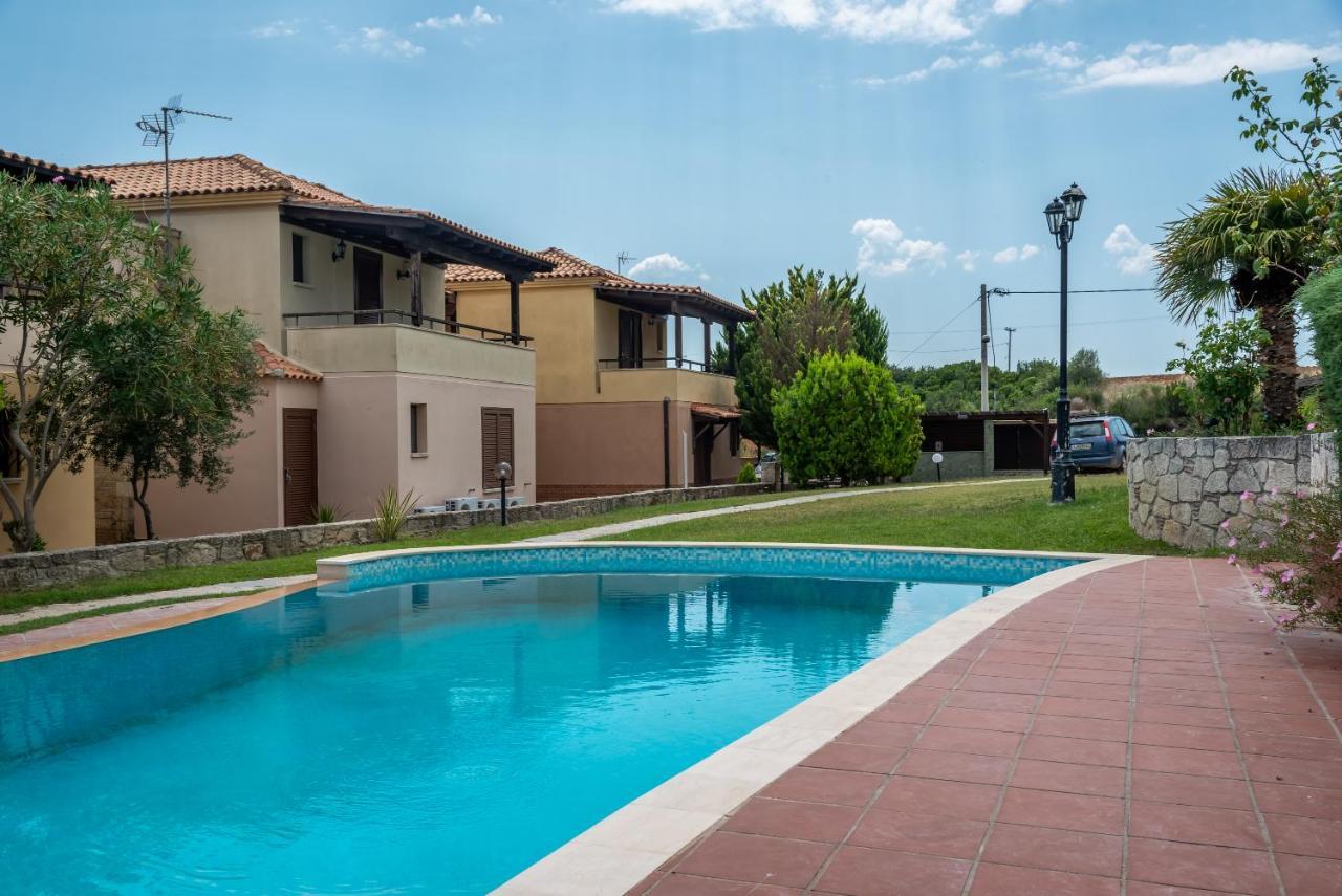Blue Thea Luxury Villa In Afitos Bagian luar foto